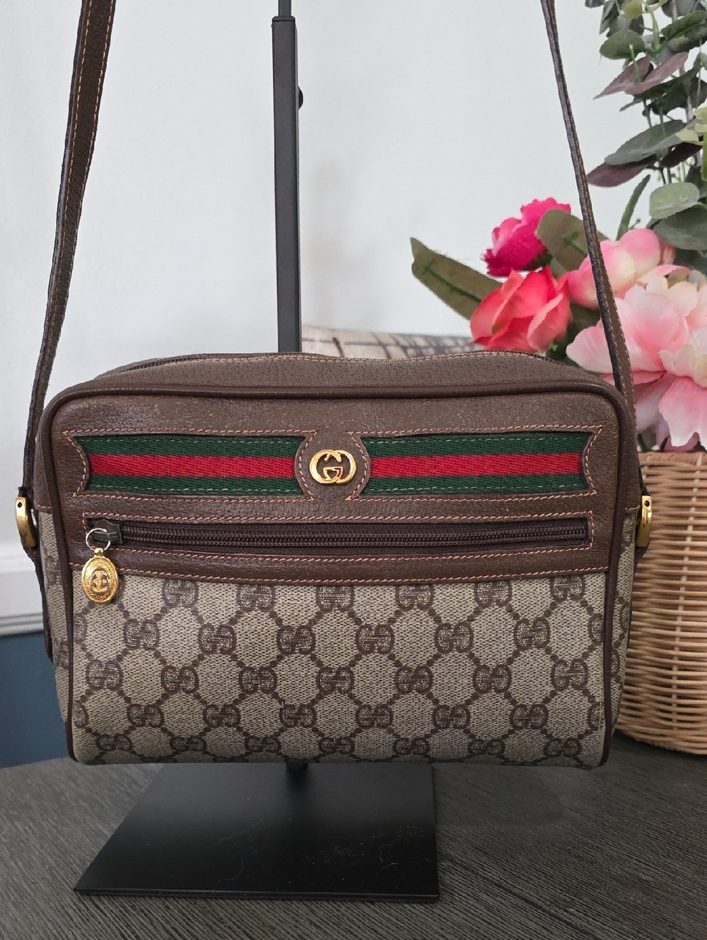 💯Authentic Gucci GG Supreme Web Sherry Line Croasbody